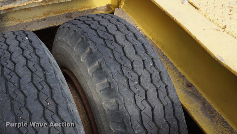 image for item DE3198 1969 Hyster C25T equipment trailer