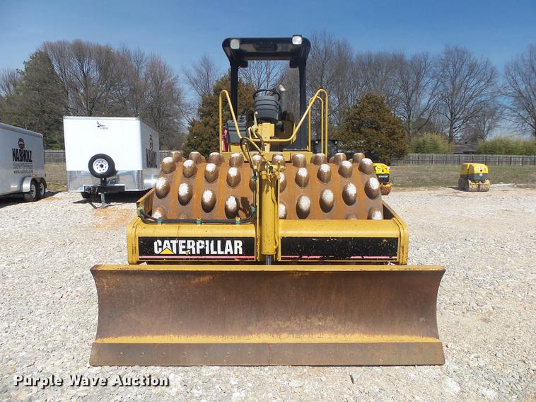image for item DE3583 2004 Caterpillar CP-563E single drum vibratory roller