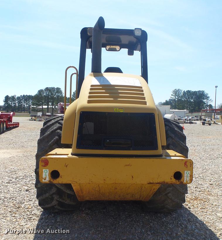 image for item DE3583 2004 Caterpillar CP-563E single drum vibratory roller