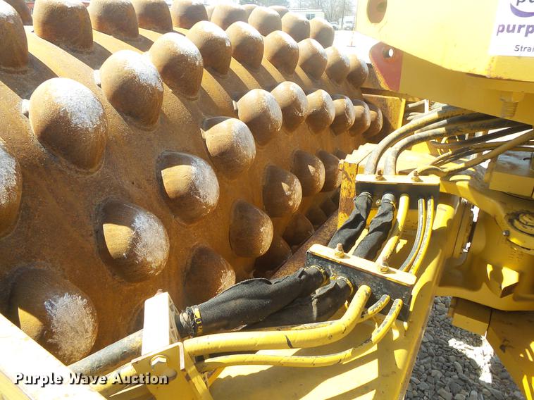 image for item DE3583 2004 Caterpillar CP-563E single drum vibratory roller