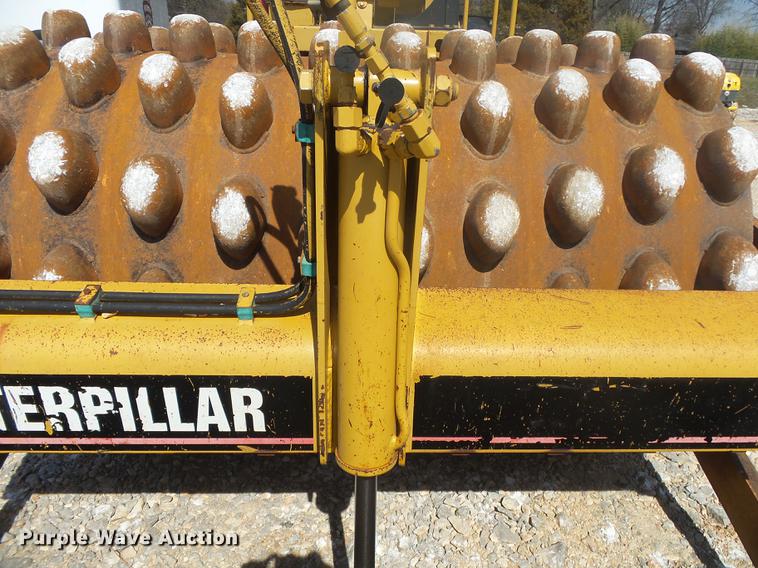 image for item DE3583 2004 Caterpillar CP-563E single drum vibratory roller