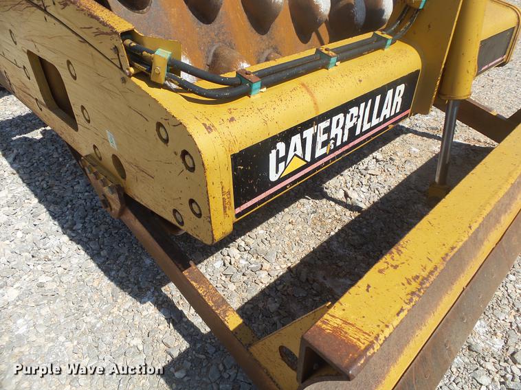 image for item DE3583 2004 Caterpillar CP-563E single drum vibratory roller