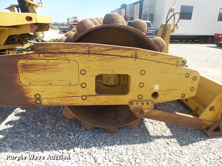 image for item DE3583 2004 Caterpillar CP-563E single drum vibratory roller