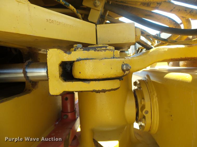 image for item DE3583 2004 Caterpillar CP-563E single drum vibratory roller