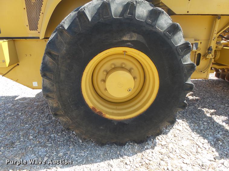 image for item DE3583 2004 Caterpillar CP-563E single drum vibratory roller