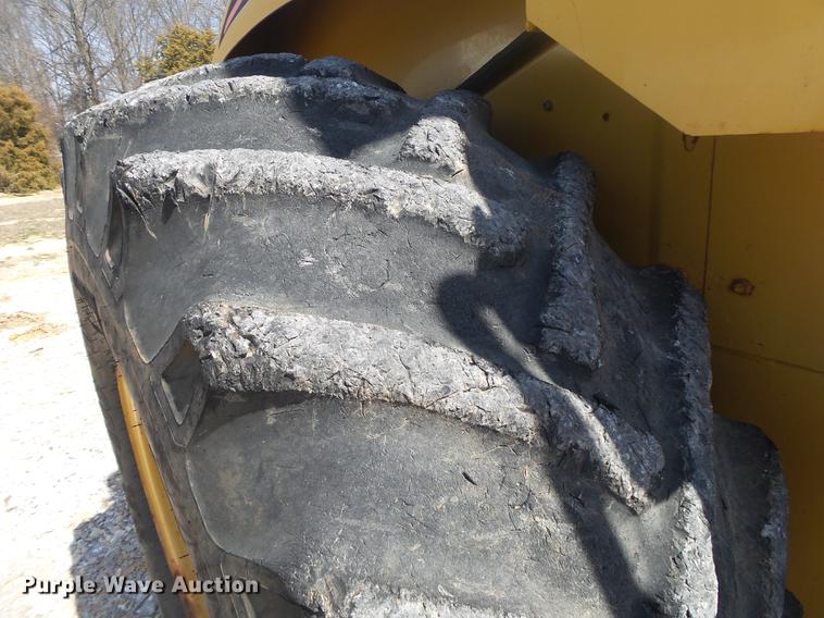 image for item DE3583 2004 Caterpillar CP-563E single drum vibratory roller