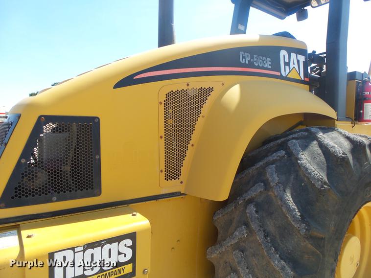 image for item DE3583 2004 Caterpillar CP-563E single drum vibratory roller