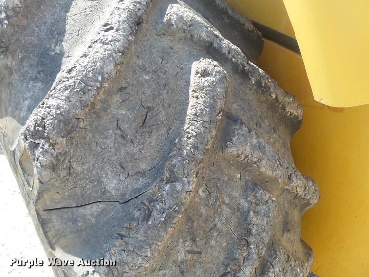 image for item DE3583 2004 Caterpillar CP-563E single drum vibratory roller