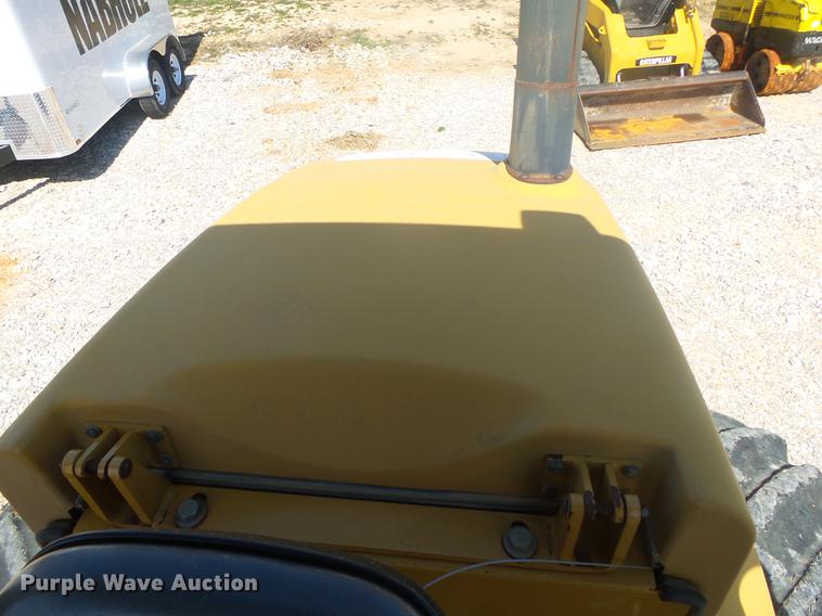 image for item DE3583 2004 Caterpillar CP-563E single drum vibratory roller