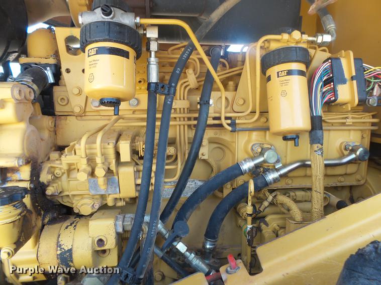 image for item DE3583 2004 Caterpillar CP-563E single drum vibratory roller