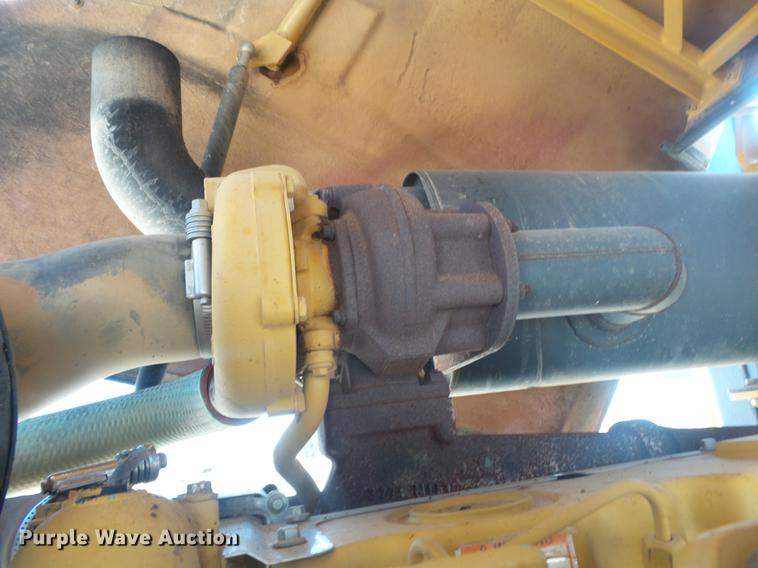 image for item DE3583 2004 Caterpillar CP-563E single drum vibratory roller