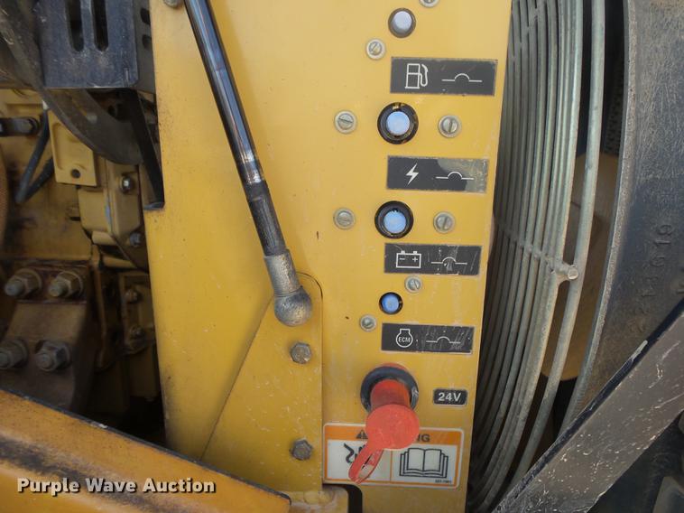 image for item DE3583 2004 Caterpillar CP-563E single drum vibratory roller