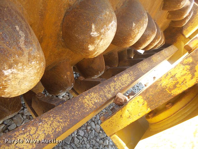 image for item DE3583 2004 Caterpillar CP-563E single drum vibratory roller