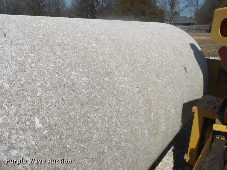 image for item DE3585 2004 Caterpillar CS-563E single drum vibratory roller