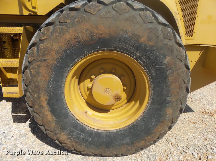 image for item DE3585 2004 Caterpillar CS-563E single drum vibratory roller