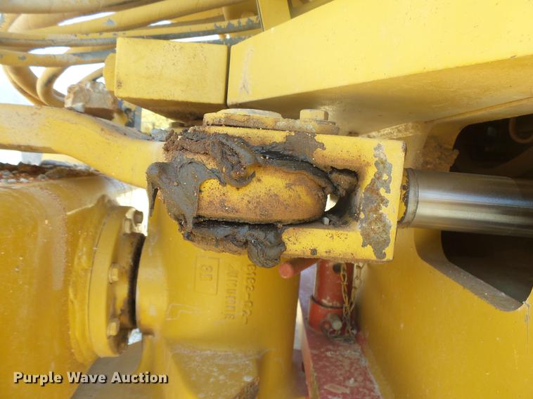 image for item DE3585 2004 Caterpillar CS-563E single drum vibratory roller