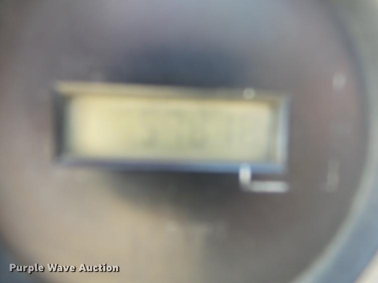 image for item DE3585 2004 Caterpillar CS-563E single drum vibratory roller