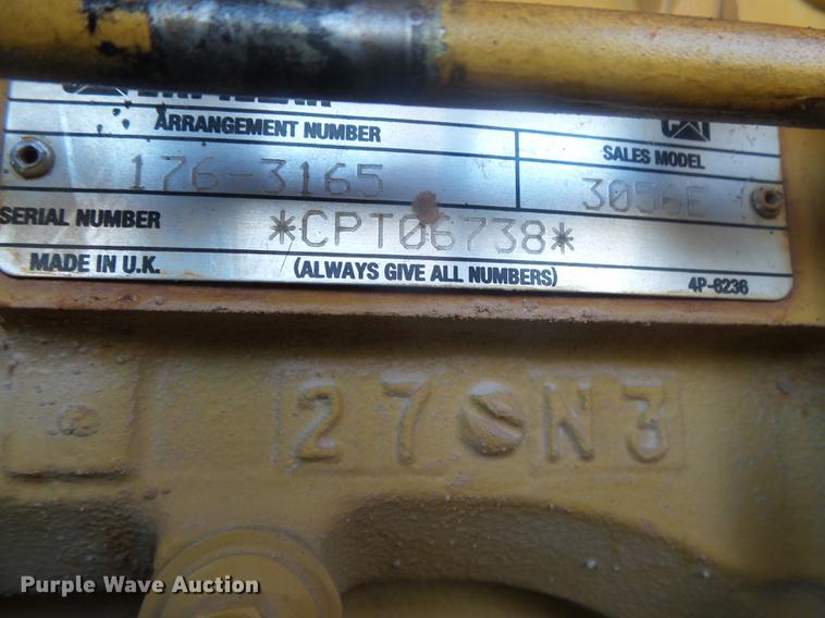 image for item DE3585 2004 Caterpillar CS-563E single drum vibratory roller