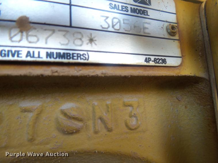 image for item DE3585 2004 Caterpillar CS-563E single drum vibratory roller