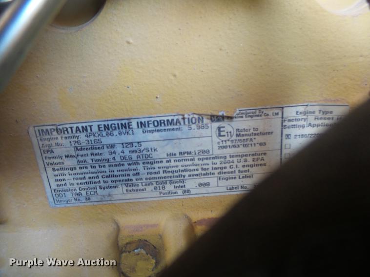 image for item DE3585 2004 Caterpillar CS-563E single drum vibratory roller