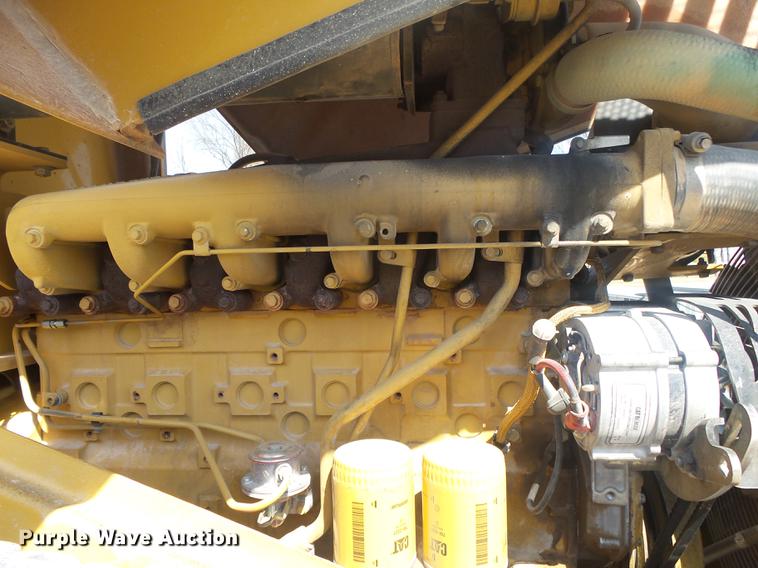 image for item DE3585 2004 Caterpillar CS-563E single drum vibratory roller