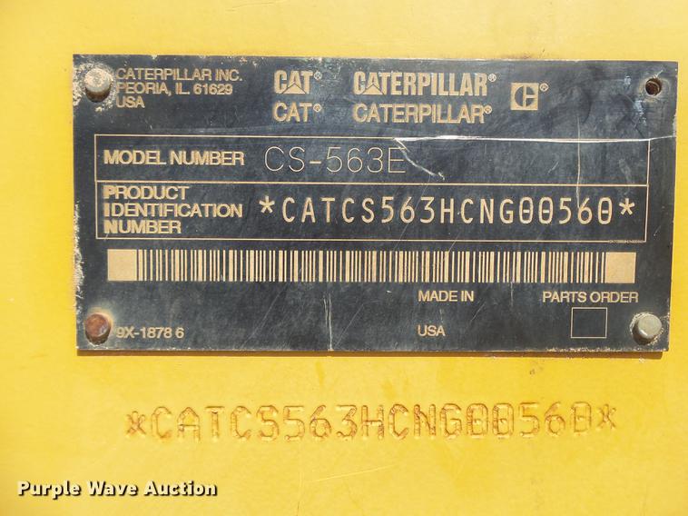 image for item DE3585 2004 Caterpillar CS-563E single drum vibratory roller