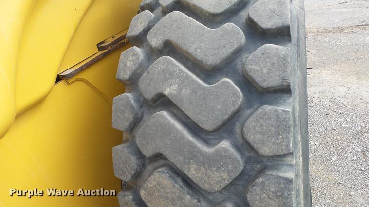 image for item DF4250 2004 Caterpillar 924G wheel loader