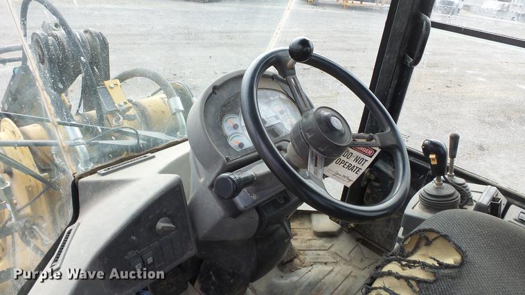 image for item DF4250 2004 Caterpillar 924G wheel loader