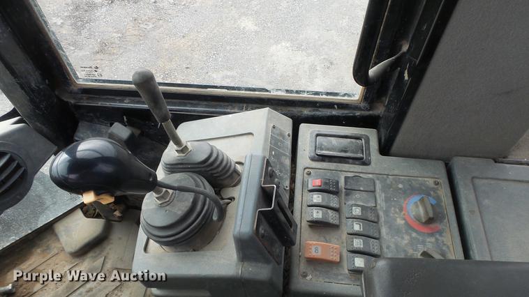 image for item DF4250 2004 Caterpillar 924G wheel loader