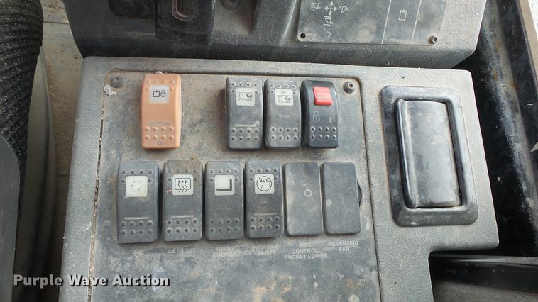 image for item DF4250 2004 Caterpillar 924G wheel loader