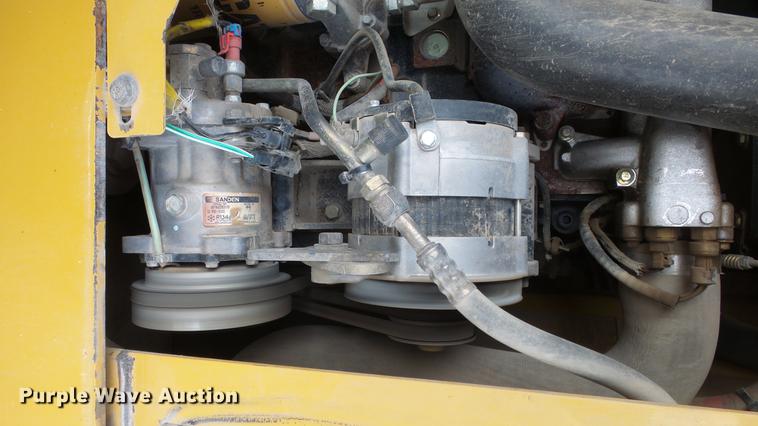 image for item DF4250 2004 Caterpillar 924G wheel loader