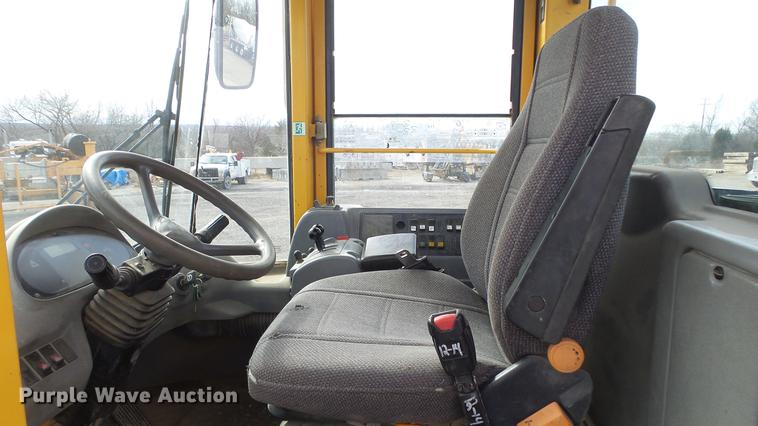 image for item DF4251 2005 Volvo L60E wheel loader