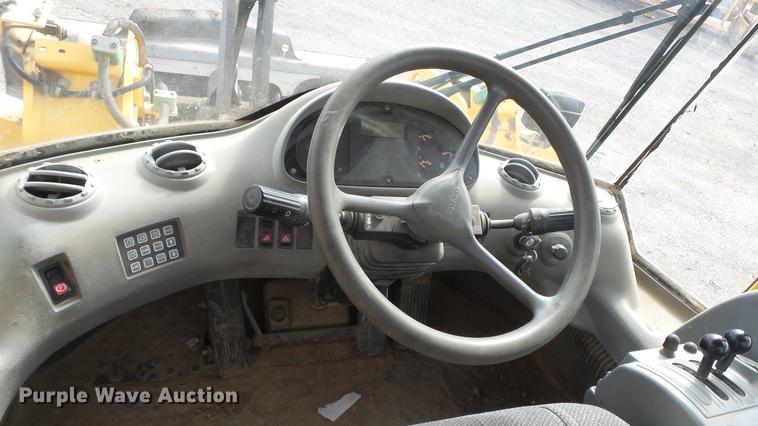 image for item DF4251 2005 Volvo L60E wheel loader