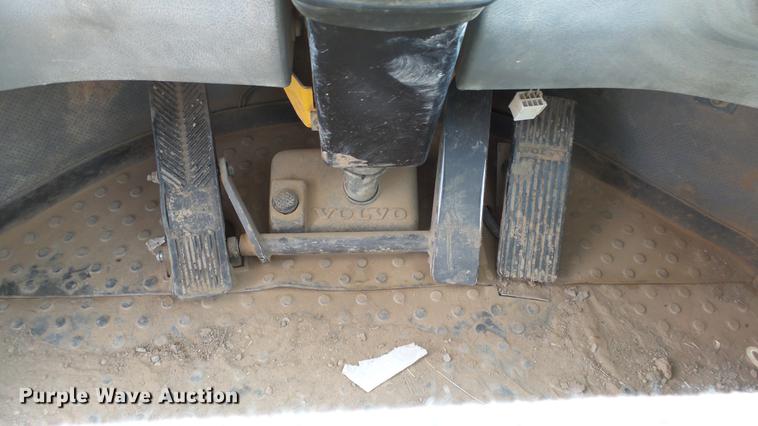 image for item DF4251 2005 Volvo L60E wheel loader