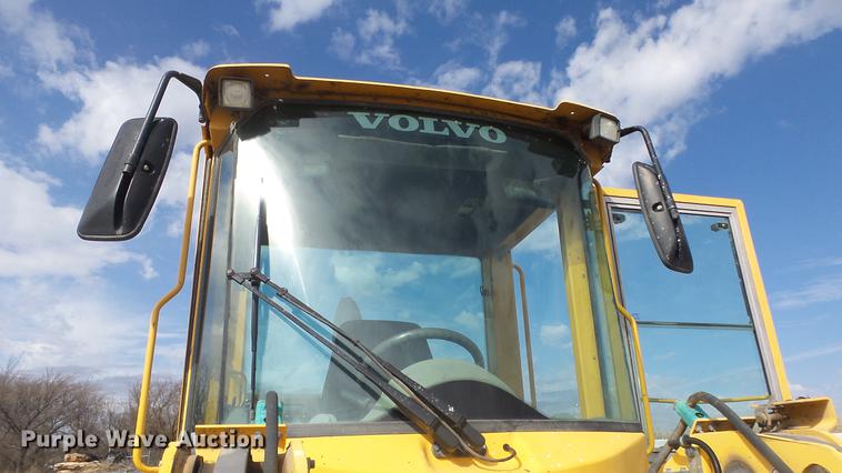 image for item DF4251 2005 Volvo L60E wheel loader