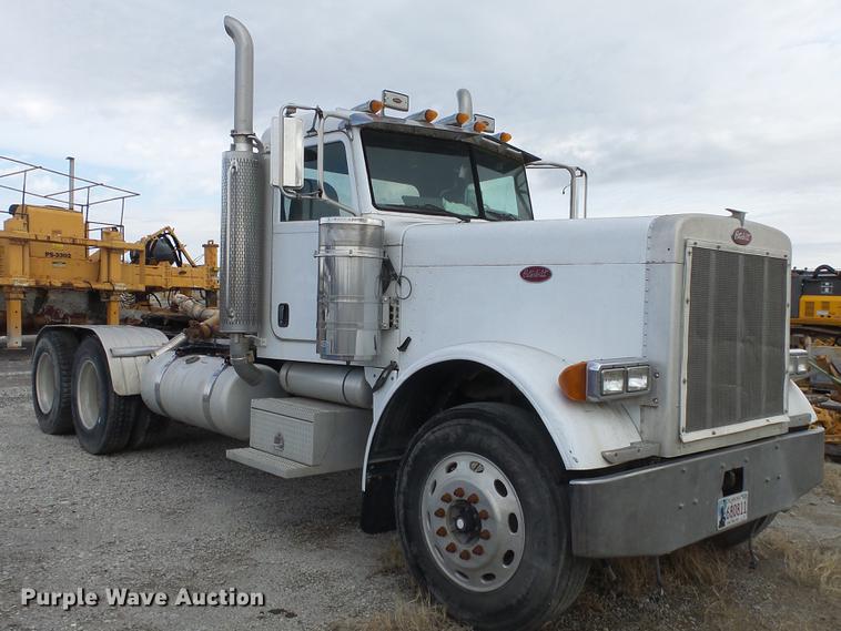 image for item DF4253 2007 Peterbilt 379 semi truck