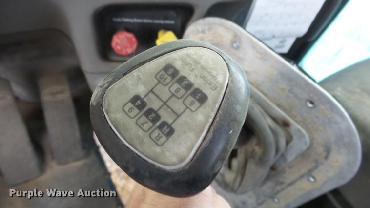 image for item DF4253 2007 Peterbilt 379 semi truck