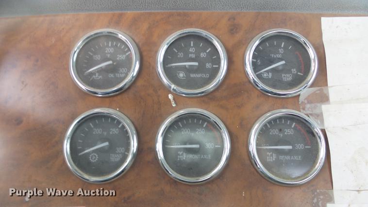 image for item DF4253 2007 Peterbilt 379 semi truck