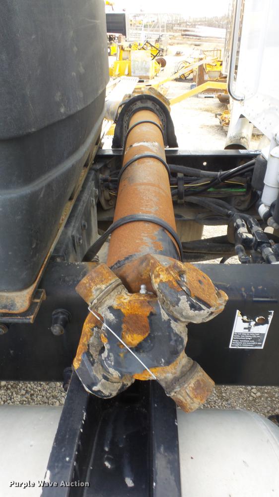 image for item DF4253 2007 Peterbilt 379 semi truck