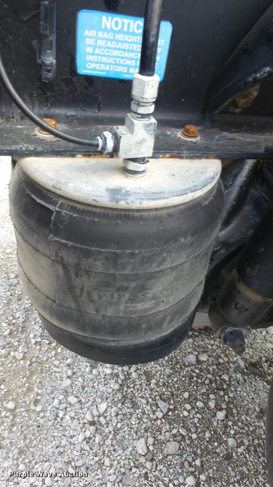 image for item DF4253 2007 Peterbilt 379 semi truck