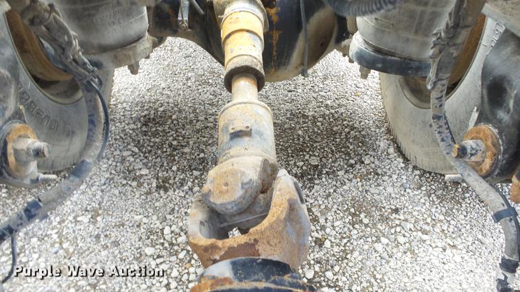 image for item DF4253 2007 Peterbilt 379 semi truck