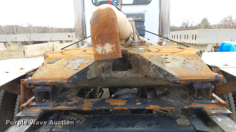 image for item DF4253 2007 Peterbilt 379 semi truck