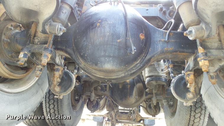 image for item DF4253 2007 Peterbilt 379 semi truck