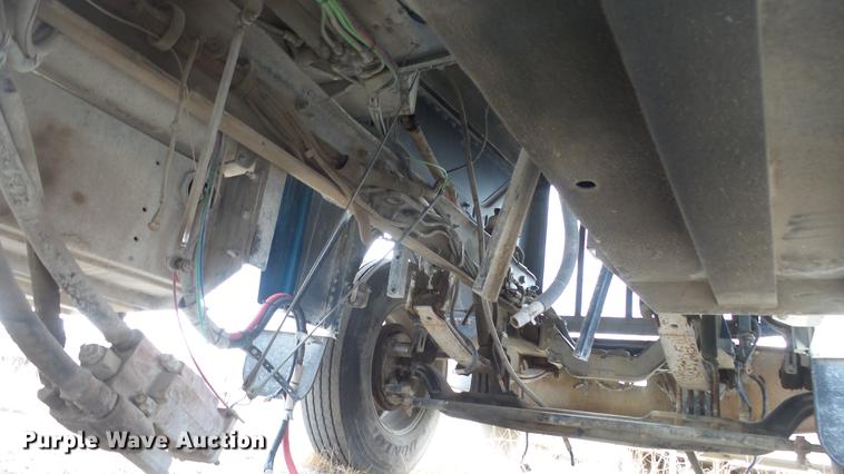 image for item DF4253 2007 Peterbilt 379 semi truck