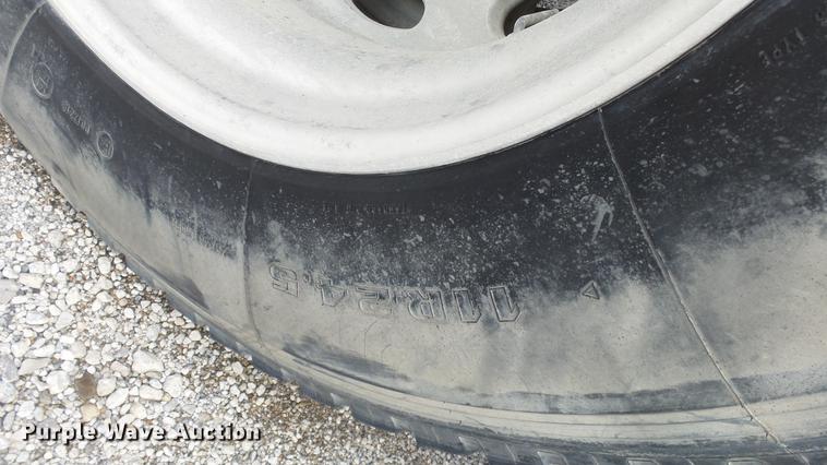 image for item DF4253 2007 Peterbilt 379 semi truck