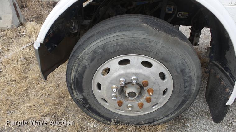 image for item DF4253 2007 Peterbilt 379 semi truck