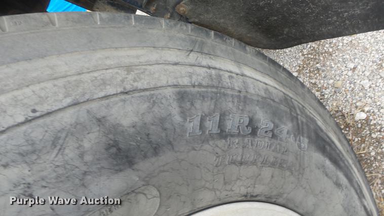 image for item DF4253 2007 Peterbilt 379 semi truck