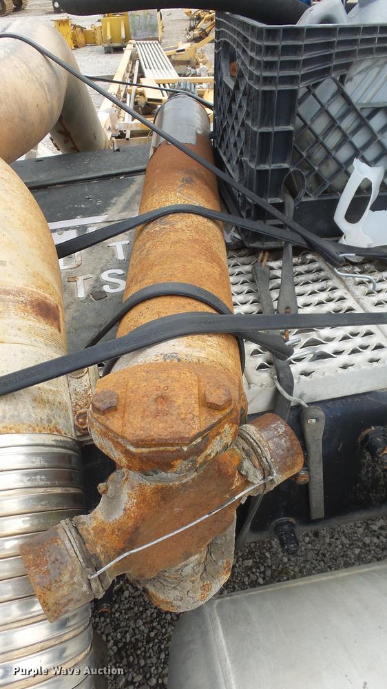 image for item DF4253 2007 Peterbilt 379 semi truck