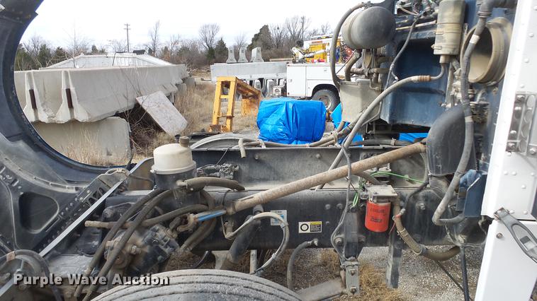 image for item DF4253 2007 Peterbilt 379 semi truck