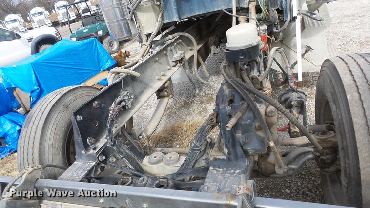 image for item DF4253 2007 Peterbilt 379 semi truck